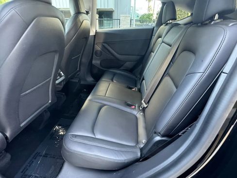 Used 2025 Tesla Model Y Long Range RWD image 18