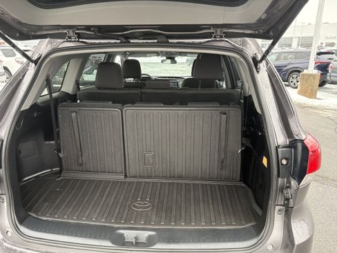 Used 2019 Toyota Highlander LE image 8