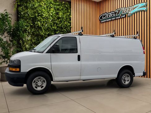 Used 2020 Chevrolet Express 2500 w/ Driver Convenience Package RWD image 2