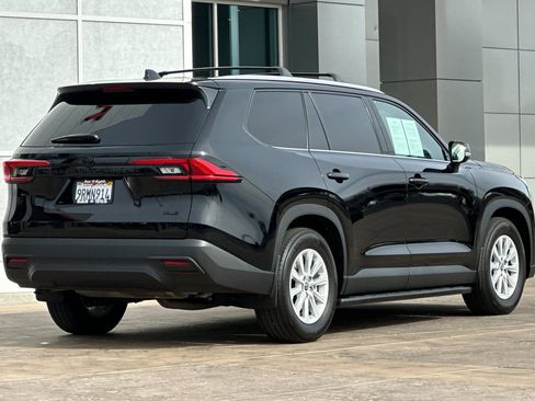 Certified 2024 Toyota Grand Highlander XLE image 4