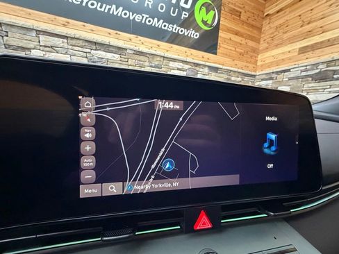 Certified 2025 Hyundai Elantra Limited image 22