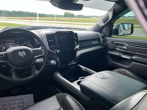 Used 2023 RAM 1500 Laramie AWD/4WD image 18