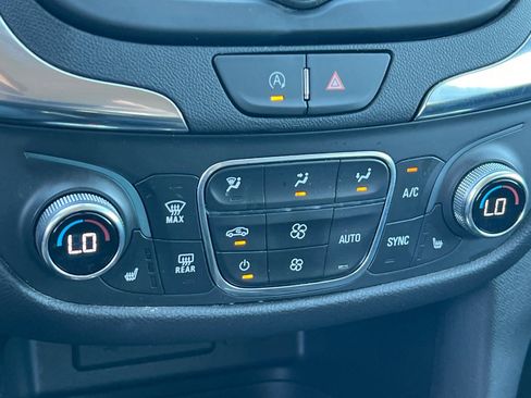 Used 2024 Chevrolet Equinox LT image 17