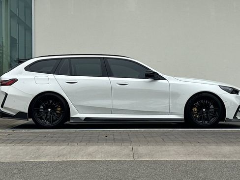 Used 2025 BMW M5 Touring w/ M Driver's Package AWD/4WD image 2