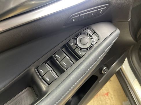 Used 2021 Buick Enclave Premium w/ Sun and Sites Package AWD/4WD image 16