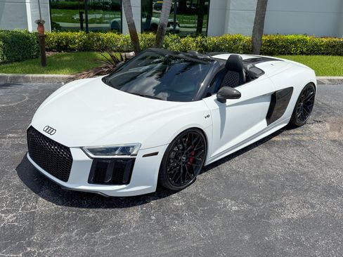 Used 2017 Audi R8 V10 w/ Carbon Exterior Package AWD/4WD image 9