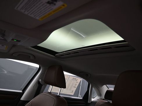 Used 2022 Volkswagen Passat 2.0T image 26