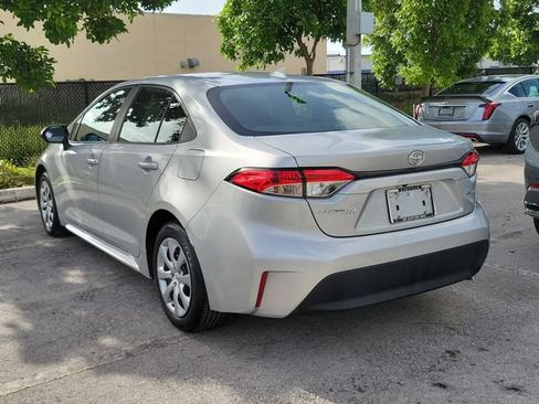 Used 2023 Toyota Corolla LE FWD image 4