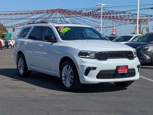 Used 2023 Dodge Durango GT image 3