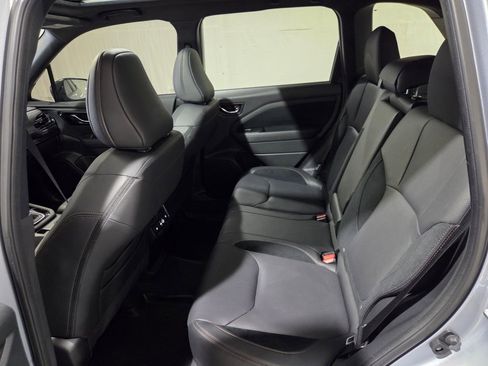 Used 2025 Subaru Forester Touring w/ Popular Package - Touring image 8