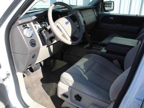Used 2011 Ford Expedition EL XLT image 6
