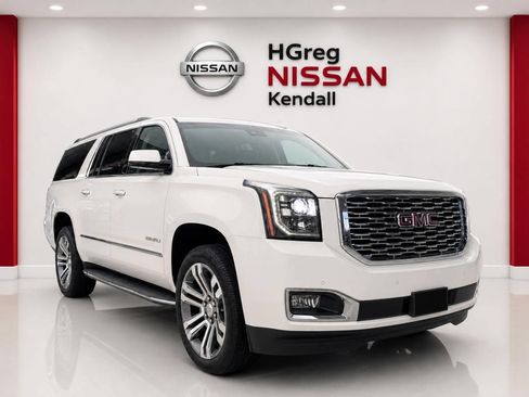 Used 2020 GMC Yukon XL Denali w/ Open Road Package RWD image 2