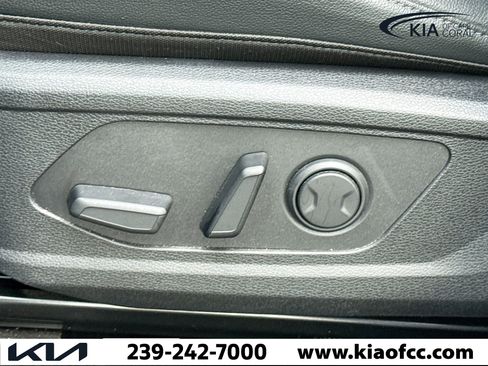 Used 2025 Kia Sportage EX image 23