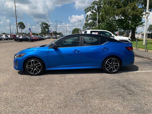 Used 2024 Nissan Sentra SR w/ Trunk Package FWD image 5