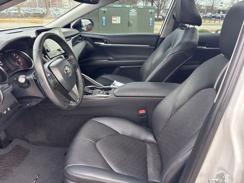 Used 2023 Toyota Camry XSE image 13