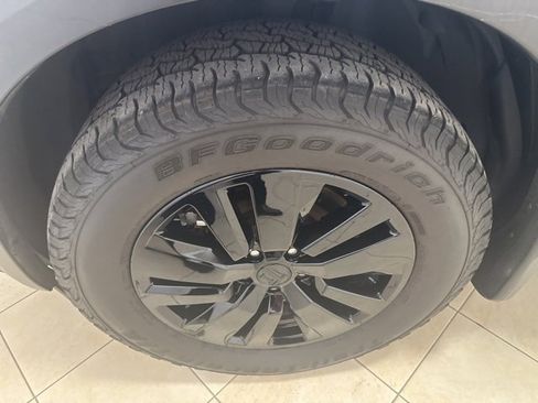 Used 2022 Nissan Pathfinder SL w/ SL Black Package image 31