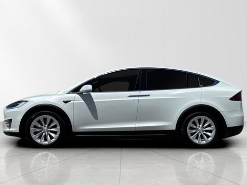 Used 2018 Tesla Model X 75D AWD/4WD image 6