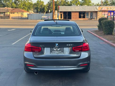 Used 2018 BMW 320i xDrive Sedan w/ Premium Package image 5