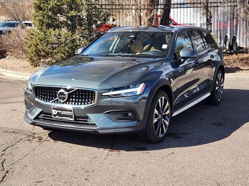 New 2026 Volvo V60 B5 Cross Country Ultra w/ Protection Package Premier image 22