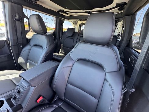 New 2026 Ford Bronco Badlands AWD/4WD image 18