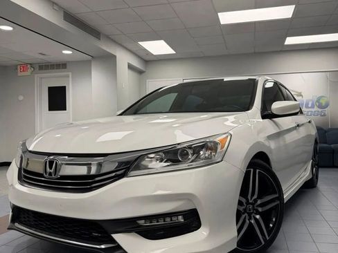 Used 2017 Honda Accord Sport Special Edition image 3