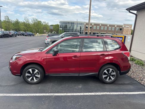 Used 2017 Subaru Forester 2.5i w/ Alloy Wheel Package AWD/4WD image 6