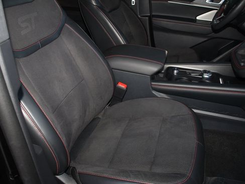 Certified 2025 Ford Explorer ST AWD/4WD image 29