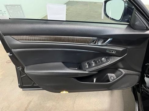 Used 2022 Honda Accord Touring image 22