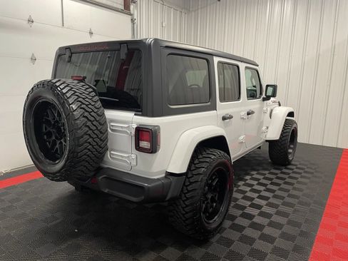 Used 2024 Jeep Wrangler Unlimited w/ Convenience Group AWD/4WD image 8