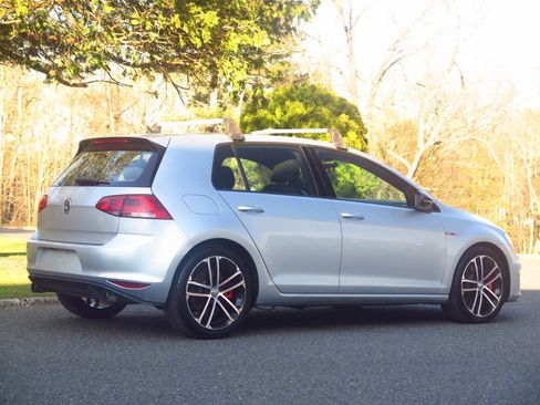 Used 2017 Volkswagen GTI Sport image 4