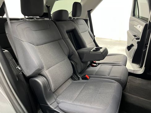 Used 2025 Ford Explorer Active AWD/4WD image 23