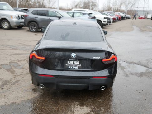 Used 2023 BMW 230i Coupe w/ Premium Package image 4