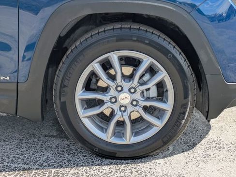 Used 2022 GMC Terrain SLT w/ Infotainment Package II image 11