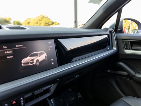 New 2025 Porsche Cayenne E-Hybrid image 35