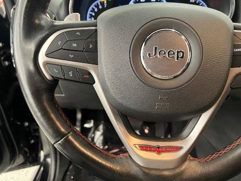 Used 2019 Jeep Grand Cherokee Trailhawk AWD/4WD image 14