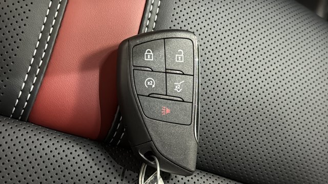 New 2027 Chevrolet Traverse RS w/ LPO, Floor Liner Package AWD/4WD image 37
