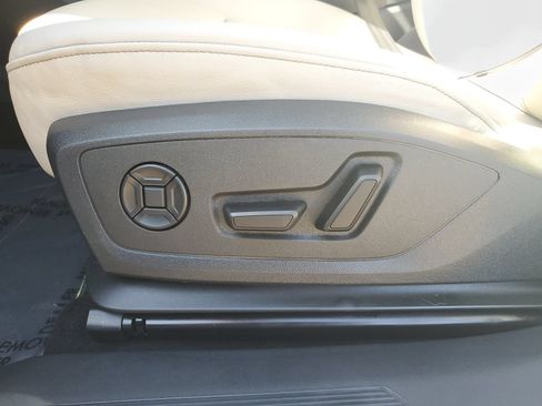 Used 2025 Audi Q4 e-tron Premium w/ Convenience Package RWD image 22