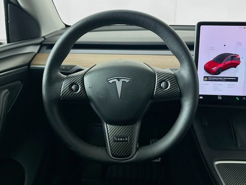 Used 2023 Tesla Model Y Performance image 17