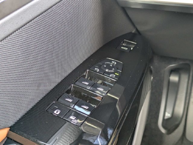 New 2027 BMW 740i RWD image 25