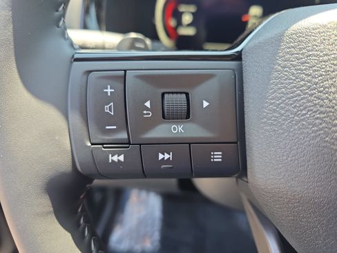 New 2026 Nissan Pathfinder SL w/ SL Premium Package FWD image 17