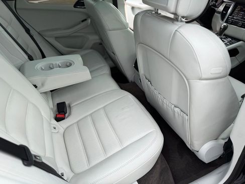 Used 2016 Porsche Macan Turbo image 33