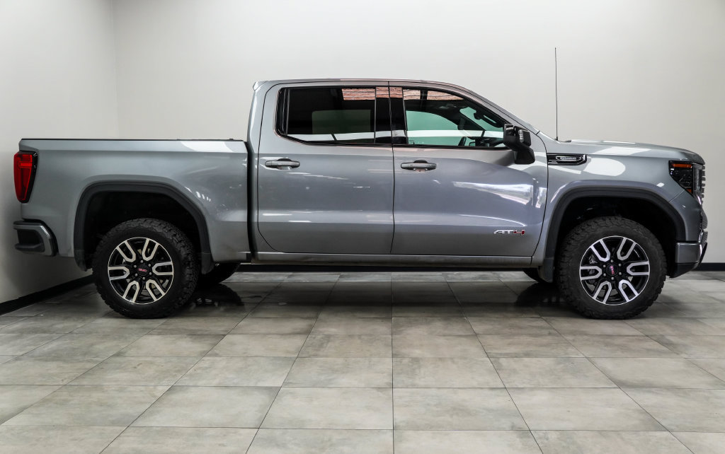 Used 2023 GMC Sierra 1500 AT4 w/ Technology Package AWD/4WD image 11