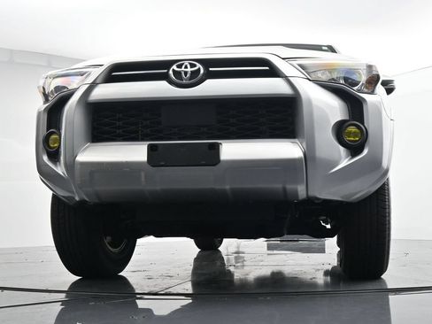 Used 2023 Toyota 4Runner TRD Off-Road Premium AWD/4WD image 33
