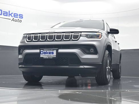 Used 2022 Jeep Compass Latitude AWD/4WD image 38