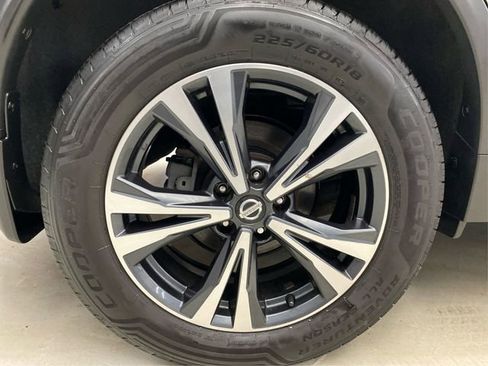 Used 2017 Nissan Rogue SL w/ SL Premium Package image 17