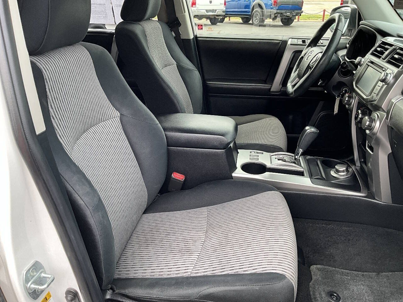 Used 2015 Toyota 4Runner SR5 w/ Four Season Floor Mat Package AWD/4WD image 14