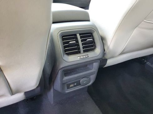 Used 2020 Volkswagen Tiguan SE w/ Panoramic Sunroof Package FWD image 29