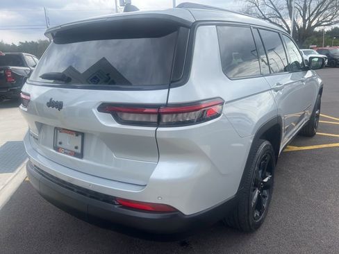 Used 2023 Jeep Grand Cherokee L Laredo AWD/4WD image 10