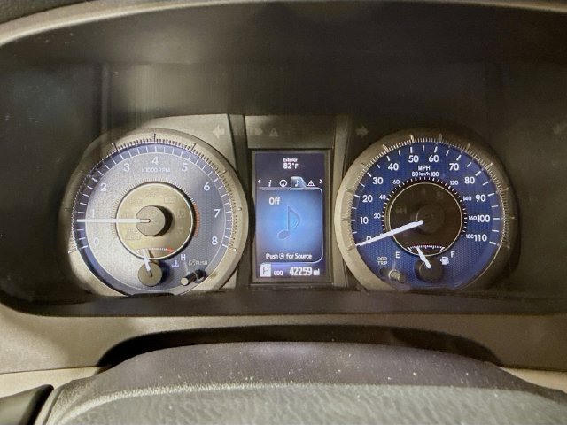 Used 2016 Toyota Sienna XLE w/ XLE Navigation Package FWD image 17