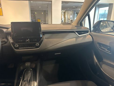Used 2025 Toyota Corolla LE image 35